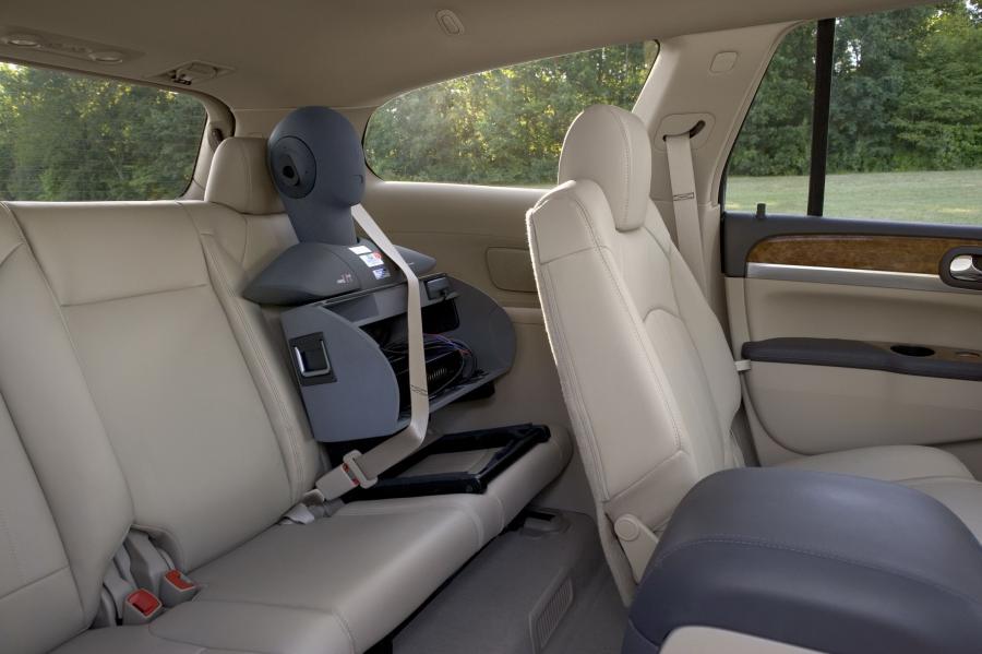  Buick Enclave 2006 года  (фото 36 из 100)